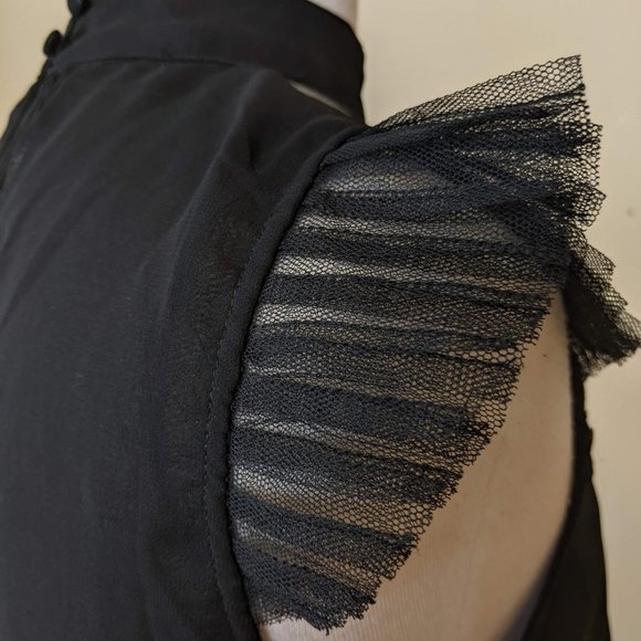 Forever 21 Black Sleeveless Blouse /Top with Ruffles Small - Picture 5 of 16